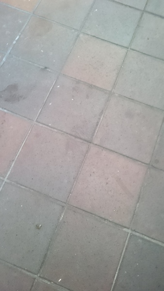 Cleaning floor tiles