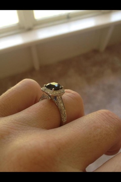 Engagement ring .. Erm help??
