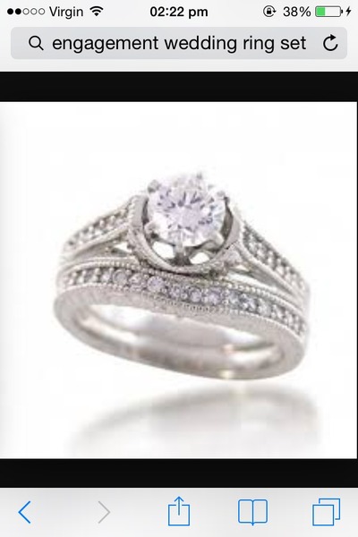 Engagement ring .. Erm help??