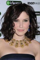 How do you get waves/curls in mid-length hair?
