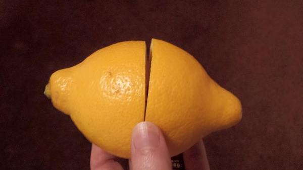 to think that all adults should instantly recognise what a lemon looks like?