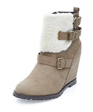 Wedge boots