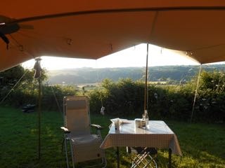 Please recommend a table!!