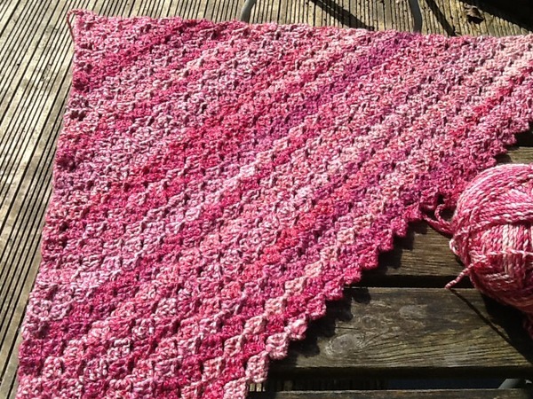 Team Hooker : Come flash your wares at the Hotel Crochetfornia.