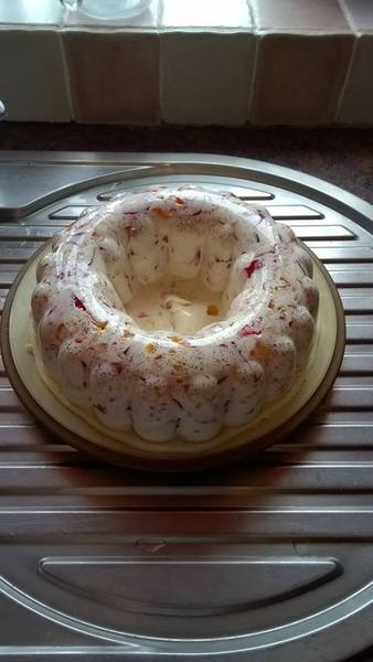 April 2015 Thread 13: The babies are creeping in one by one and the gardens really need seeing to!