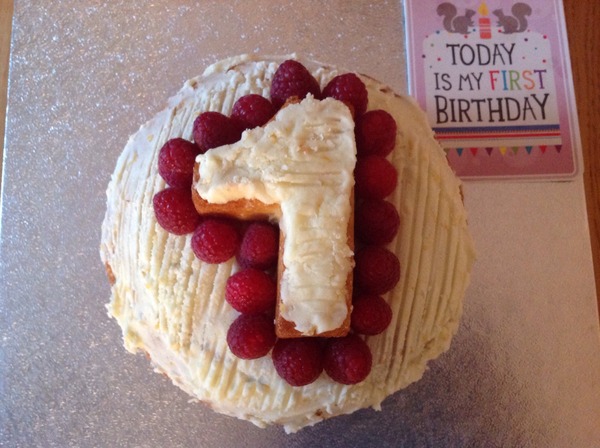 Stupidly easy birthday cake recipe and tips please! DD is 1 on friday eek!