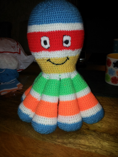 Team Hooker : Come flash your wares at the Hotel Crochetfornia.