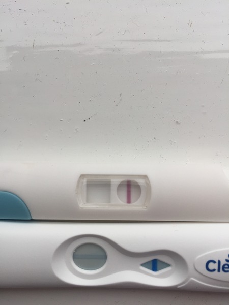 anyone else in the 2ww but absolutely not symptom spotting this time?