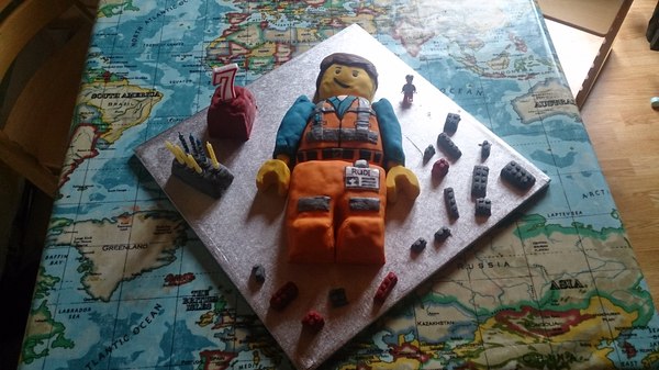 Would anyone enjoy a cake picture thread, for boasting?!