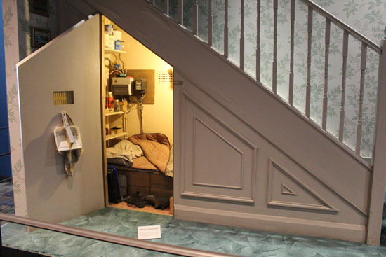 House Dilemma! How do you get 6 people into a 3 bed?