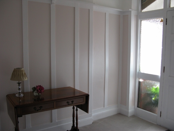 What is this decorative plate shelf thingy?