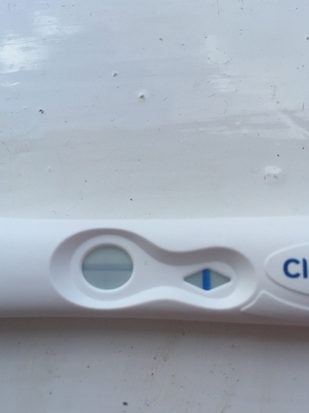 anyone else in the 2ww but absolutely not symptom spotting this time?