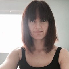 First hair cut in 7months tomorrow. Help. Pic included