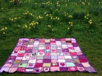 Woolly Hugs : We are making a blanket for the very lovely cathpip. Donors and crafters, can anyone help us?
