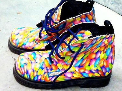 Why are girls shoes so GOPPING?!!