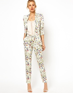 I've got half an outfit for my sister's wedding