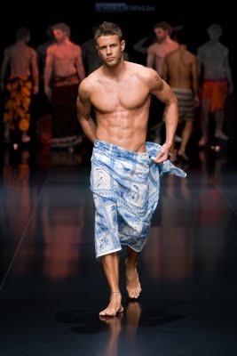 The Brave Babes Battle Bus - Shaking Off The Winter Blues And Getting Out Our Booze Free Summer Shoes!