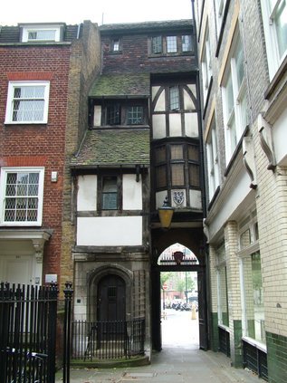 To expect to walk from London EC2 - museum lane?