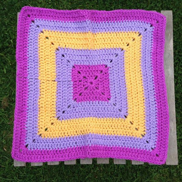 Woolly Hugs: Blankets for the Children of Chernobyl. Squares needed!