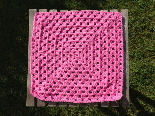 Woolly Hugs: Blankets for the Children of Chernobyl. Squares needed!