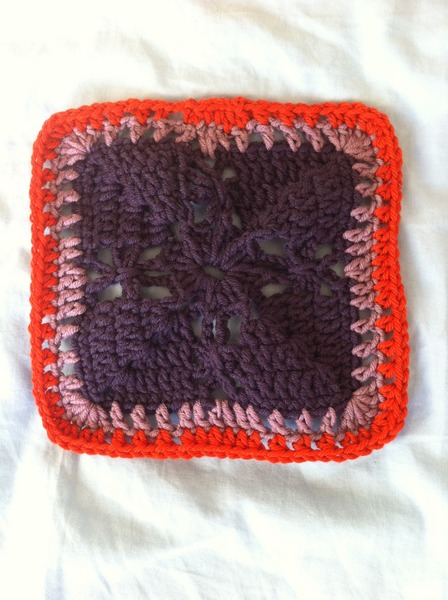 Woolly Hugs. A blanket for DashingRedHead's family. Can anyone help us please?