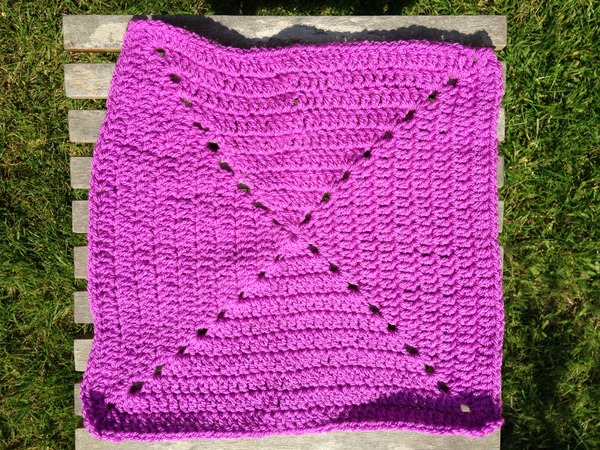 Woolly Hugs: Blankets for the Children of Chernobyl. Squares needed!