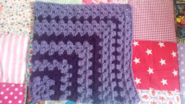 Woolly Hugs: Blankets for the Children of Chernobyl. Squares needed!