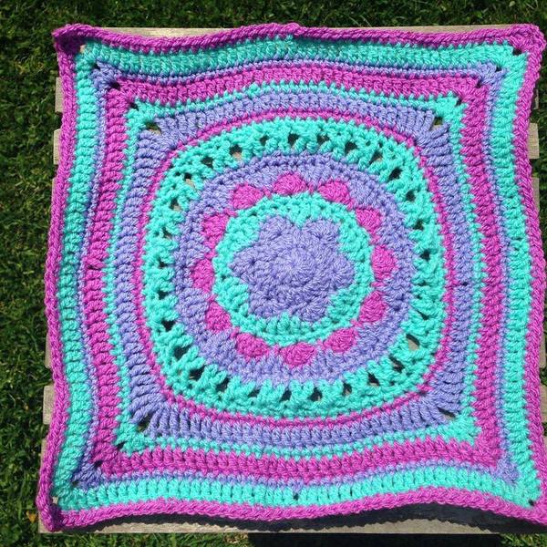 Woolly Hugs: Blankets for the Children of Chernobyl. Squares needed!