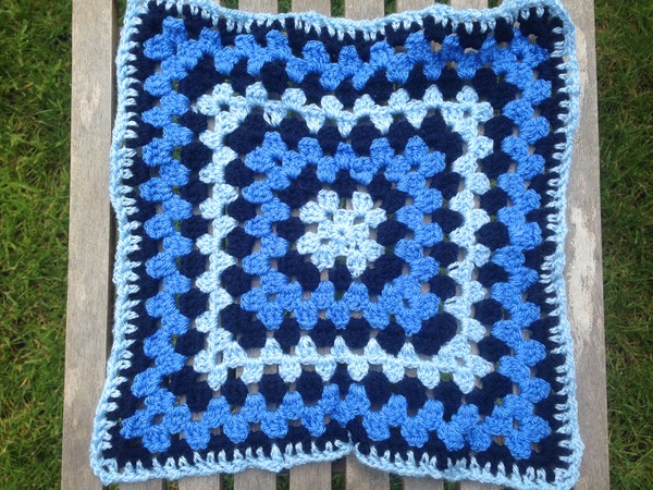 Woolly Hugs: Blankets for the Children of Chernobyl. Squares needed!