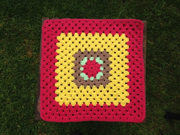 Woolly Hugs: Blankets for the Children of Chernobyl. Squares needed!