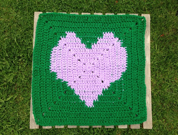 Woolly Hugs: Blankets for the Children of Chernobyl. Squares needed!