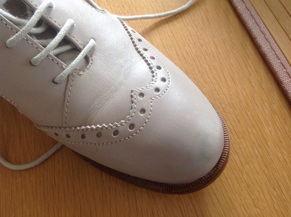 How to disguise scuffs on pale leather?