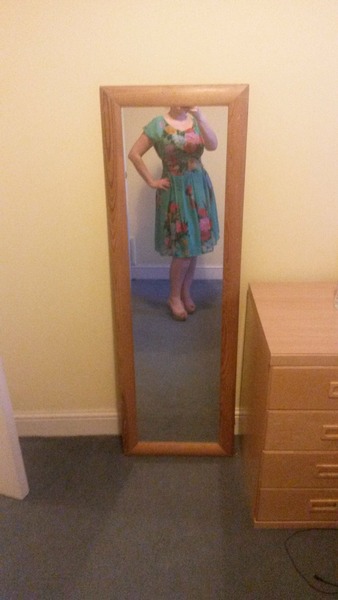 One days notice. Evening out tomorrow is 50s themed. Help!
