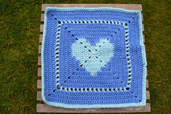 Woolly Hugs: Blankets for the Children of Chernobyl. Squares needed!