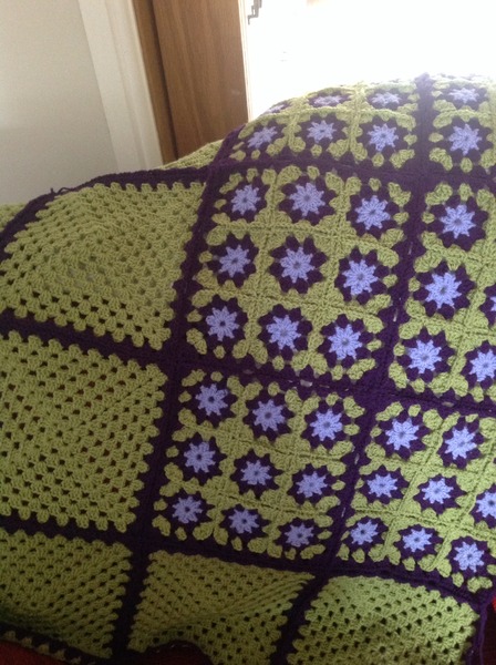 Woolly Hugs: Blankets for the Children of Chernobyl. Squares needed!