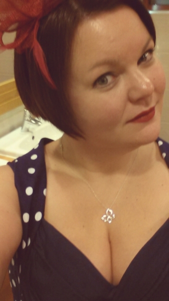 Growing out a pixie...without descending into frumpsville