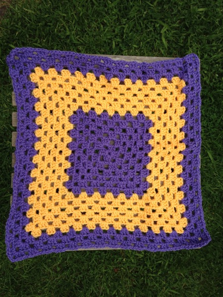 Woolly Hugs: Blankets for the Children of Chernobyl. Squares needed!