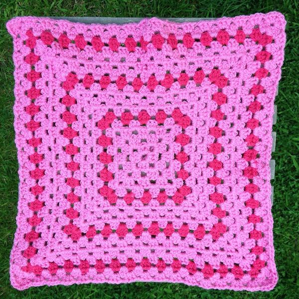 Woolly Hugs: Blankets for the Children of Chernobyl. Squares needed!