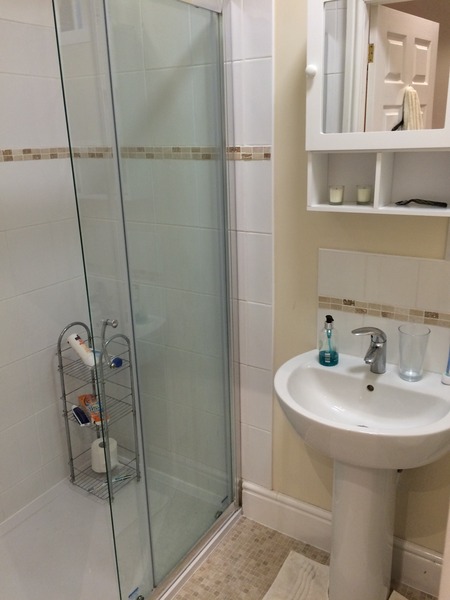 Interior design failure... Please help sort out my bathroom!