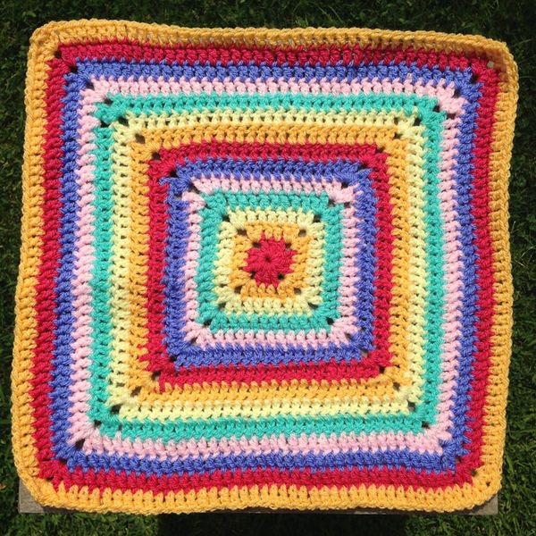 Woolly Hugs: Blankets for the Children of Chernobyl. Squares needed!