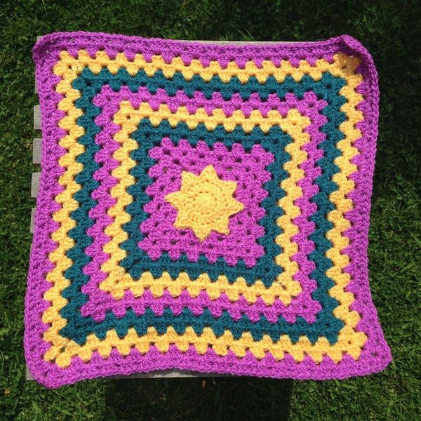 Woolly Hugs: Blankets for the Children of Chernobyl. Squares needed!