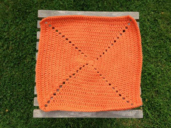 Woolly Hugs: Blankets for the Children of Chernobyl. Squares needed!