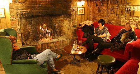 Swagger Inn (The Snug - extended)