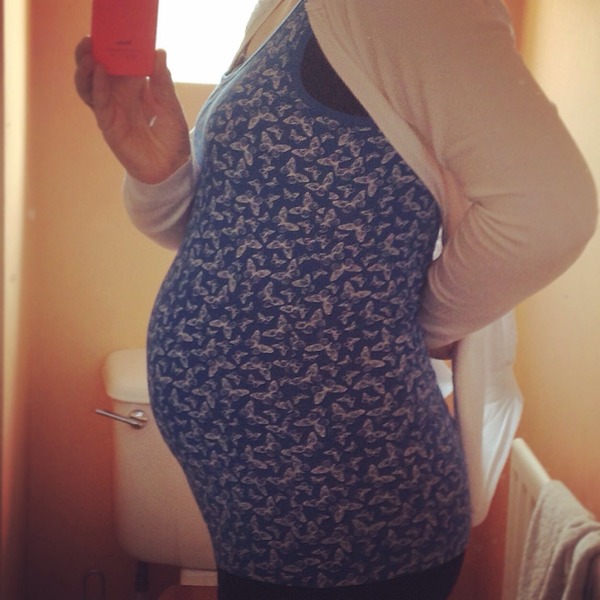 best shit place grass #3. Still pregnant and scans ahoy. End of the year can't come soon enough!