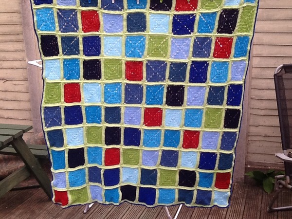 Team Hooker : Come flash your wares at the Hotel Crochetfornia.