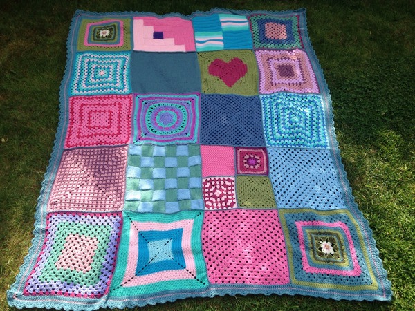 Woolly Hugs: Blankets for the Children of Chernobyl. Squares needed!