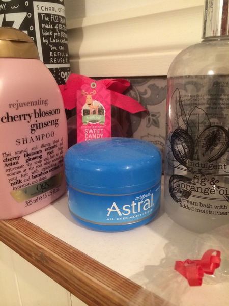 All these skincare threads...