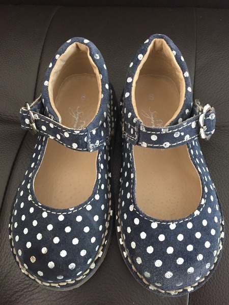 CHILDRENS CLOTHES/SHOES BANK thread