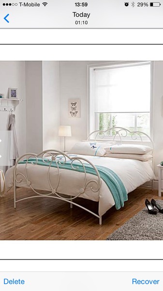 What colour walls for a french style room for dd...