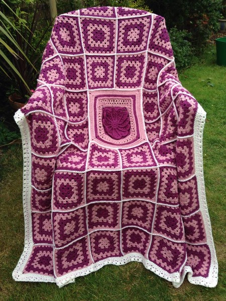 Woolly Hugs: Blankets for the Children of Chernobyl. Squares needed!